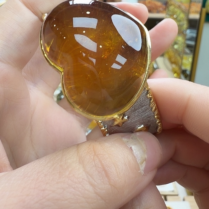 琥珀未镶嵌珠宝奇石