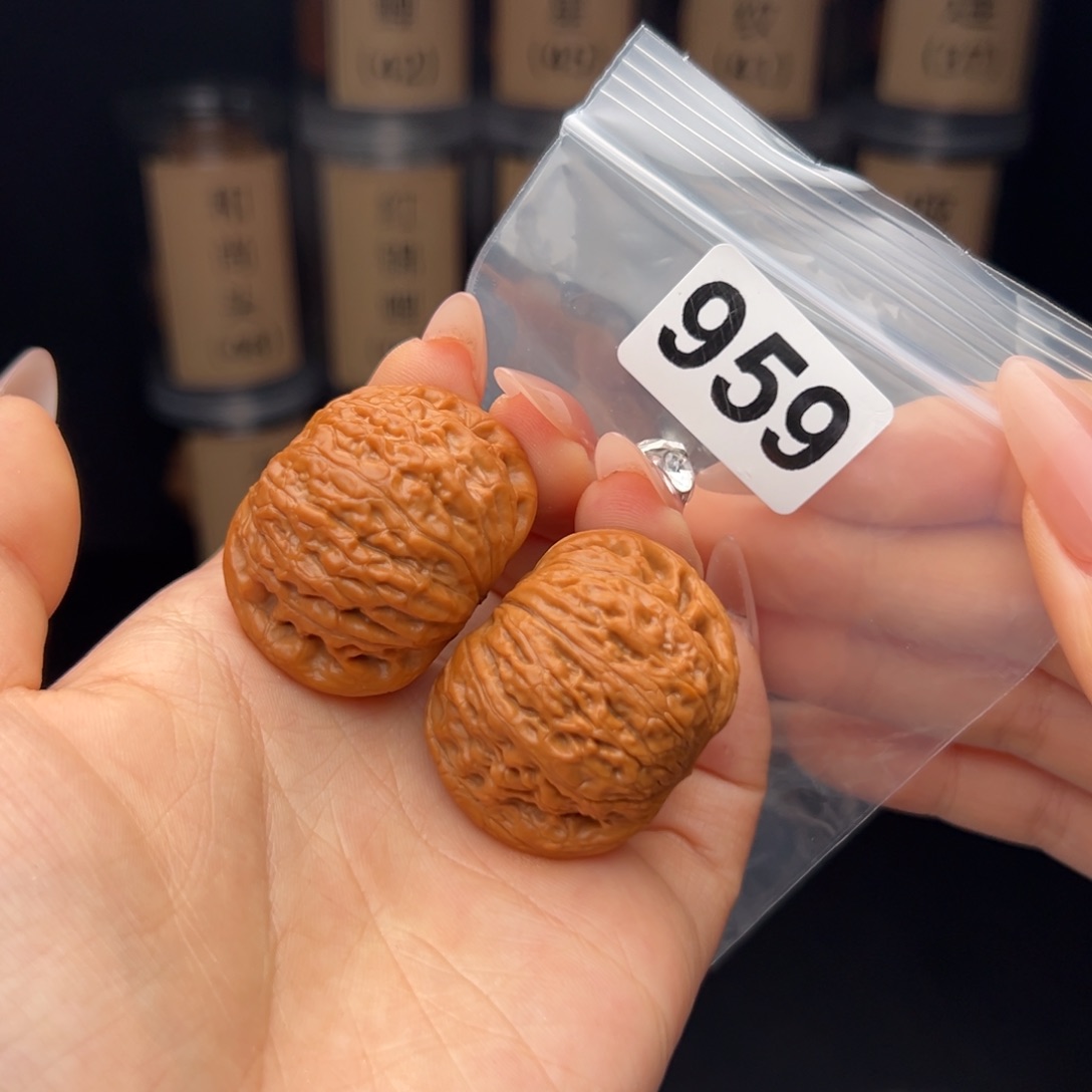 王***锤文玩核桃吊坠铁锤