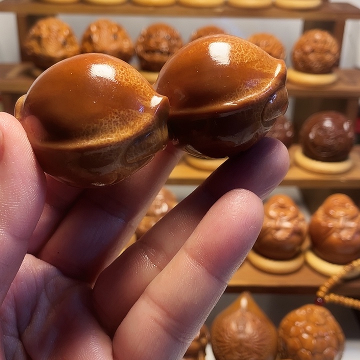 灵***儿橄榄核手串/手链3.8元宝富甲