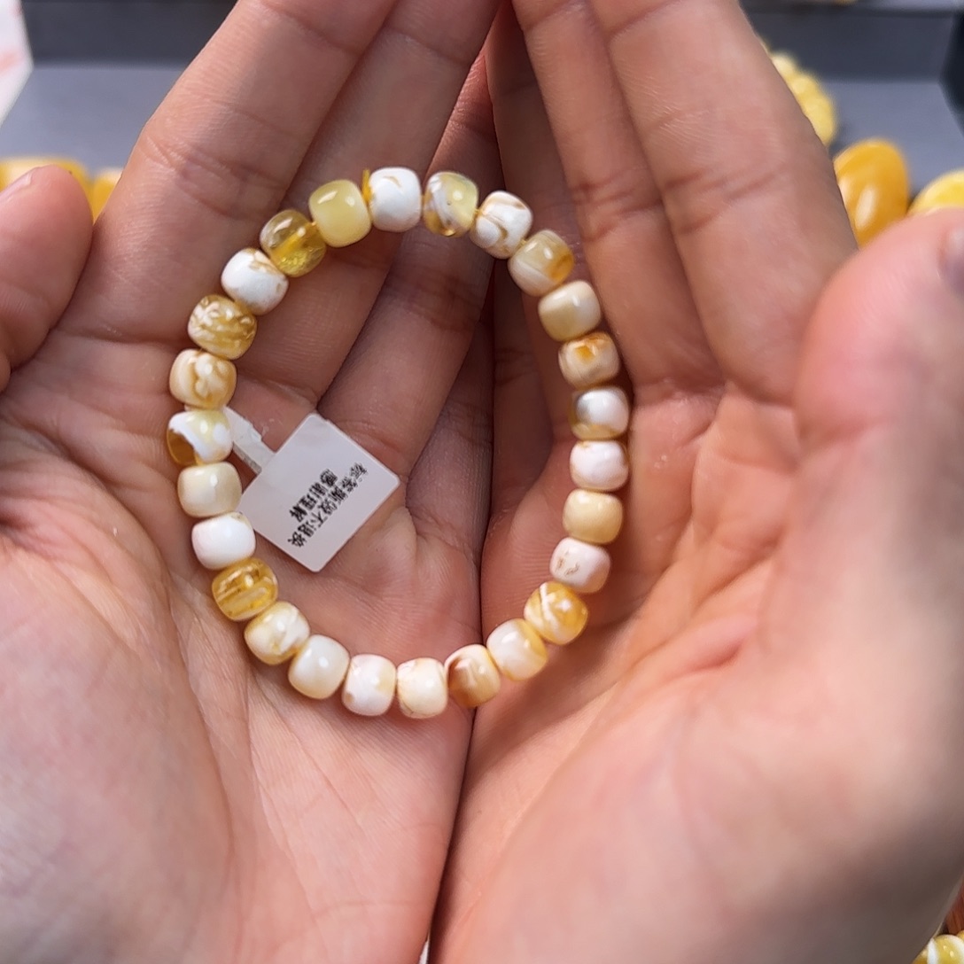 琥珀珠宝奇石未镶嵌曜