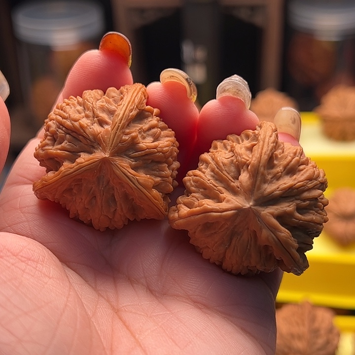 吊坠文玩核桃野生磨盘三棱 精修