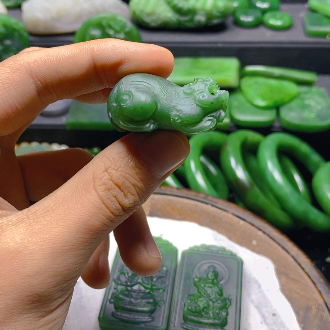 和田玉未镶嵌珠宝半成品