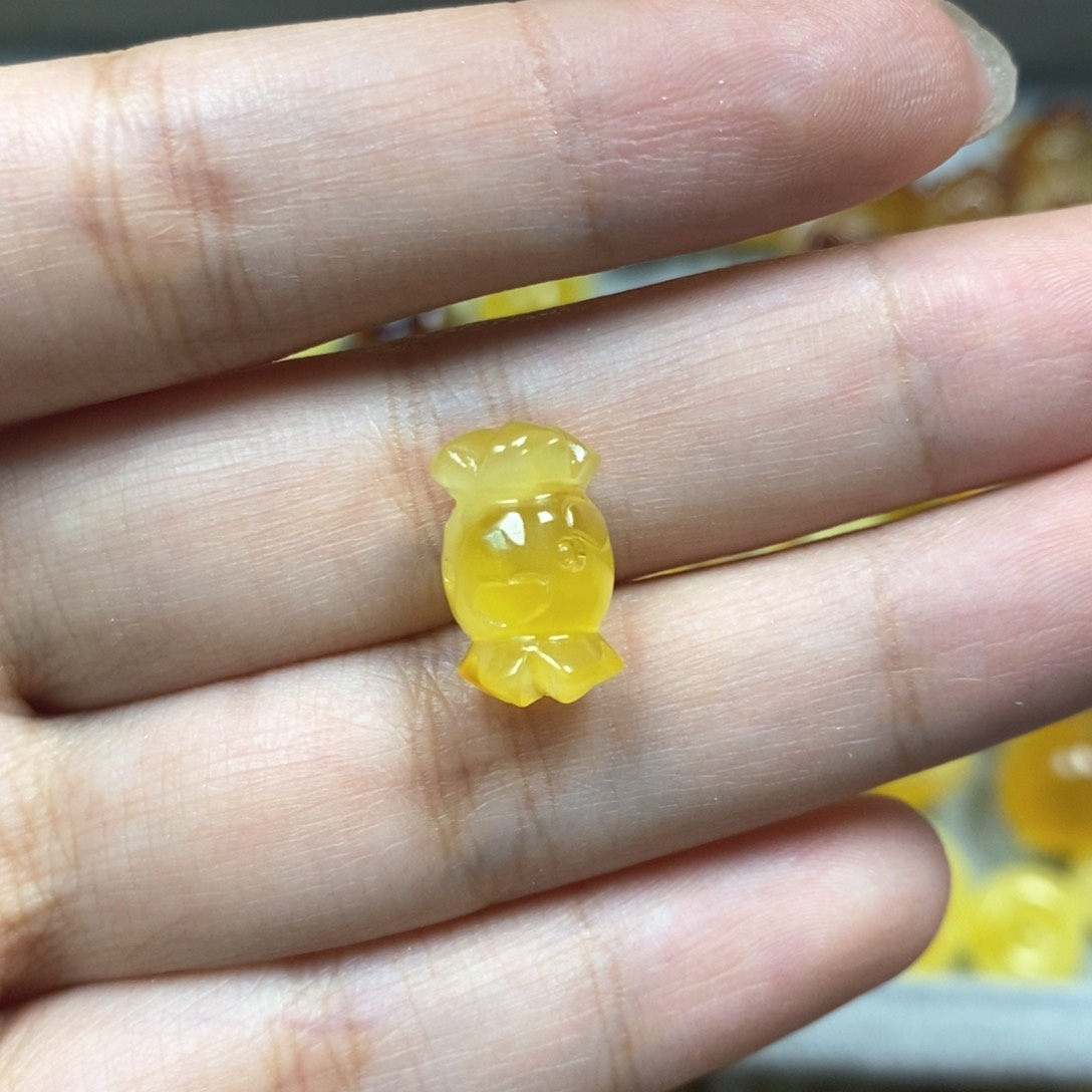 琥珀颈饰未镶嵌糖果