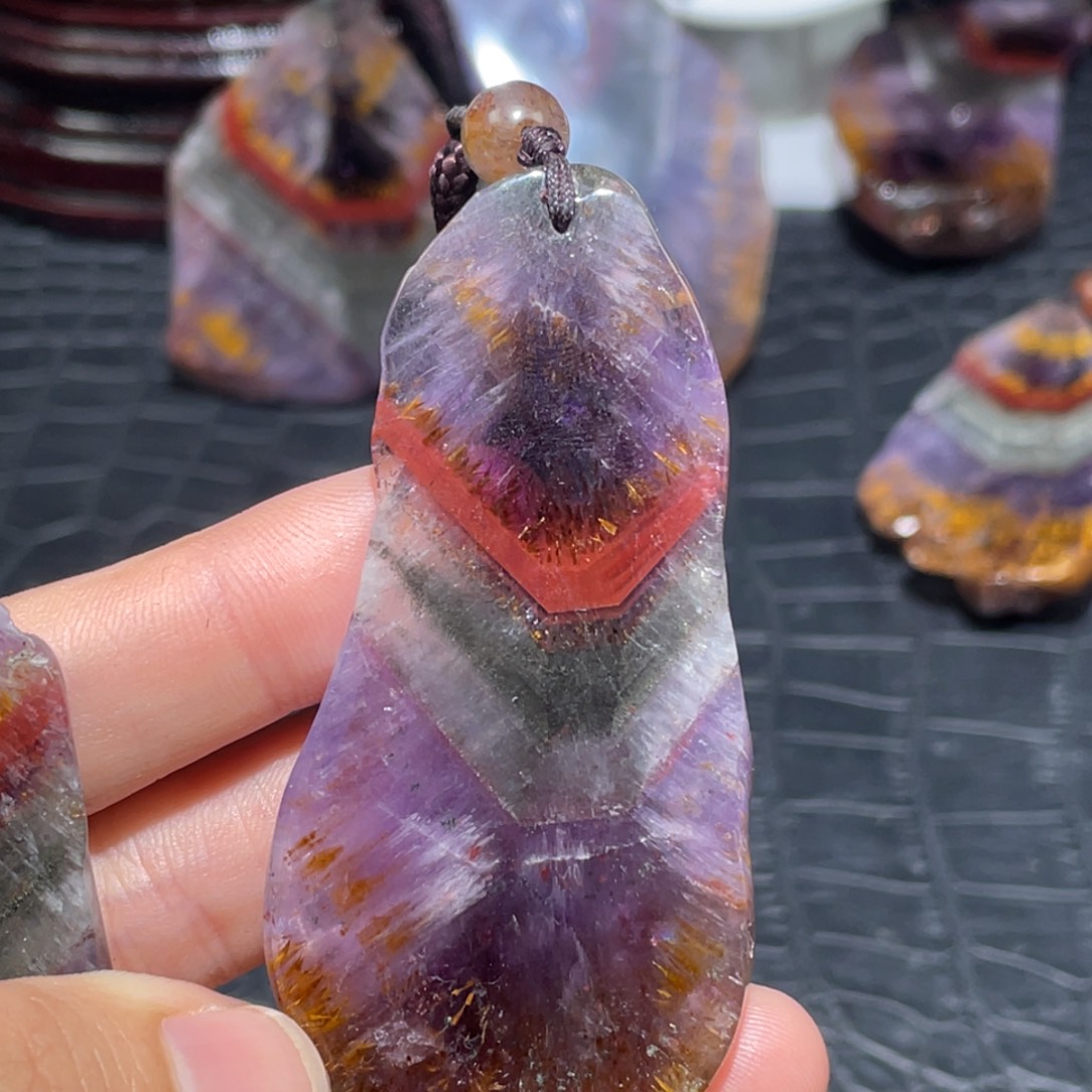 魔***W水晶吊坠(不含链)未镶嵌极光23原石吊坠