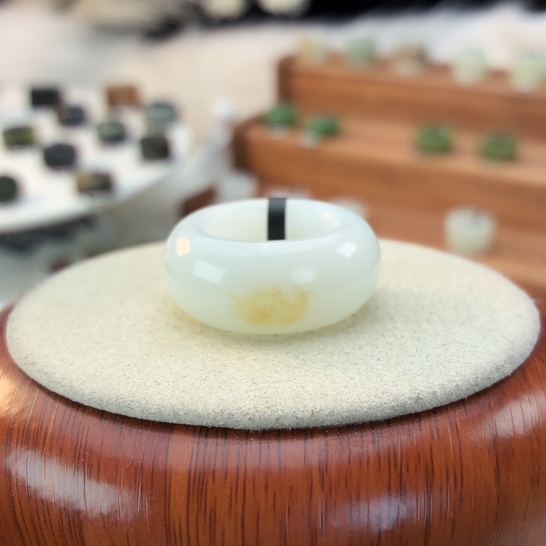 和田玉未镶嵌戒指i16一口糖白轮胎18.2mm