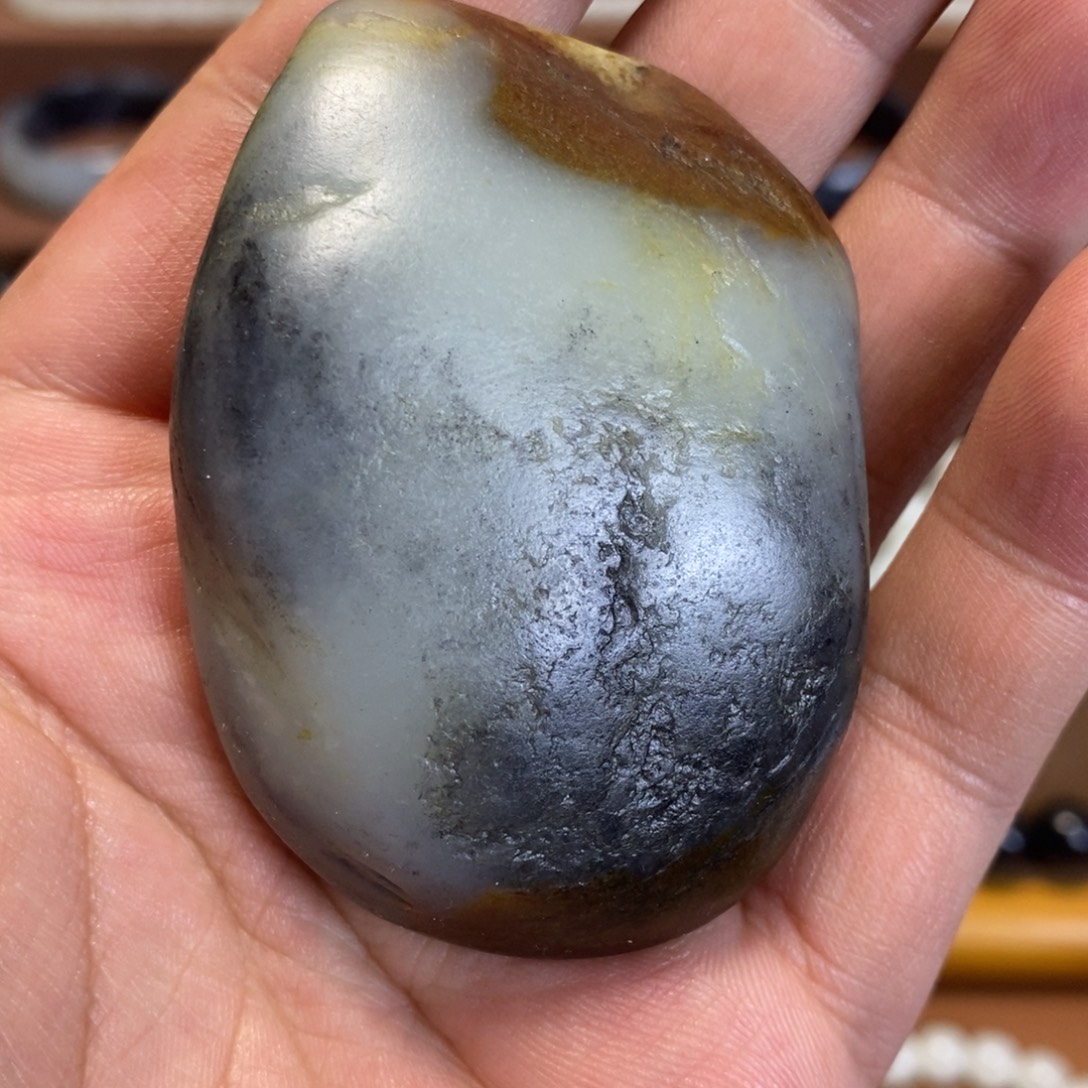 和田玉未镶嵌把件新疆和田玉青花三色原石手把件