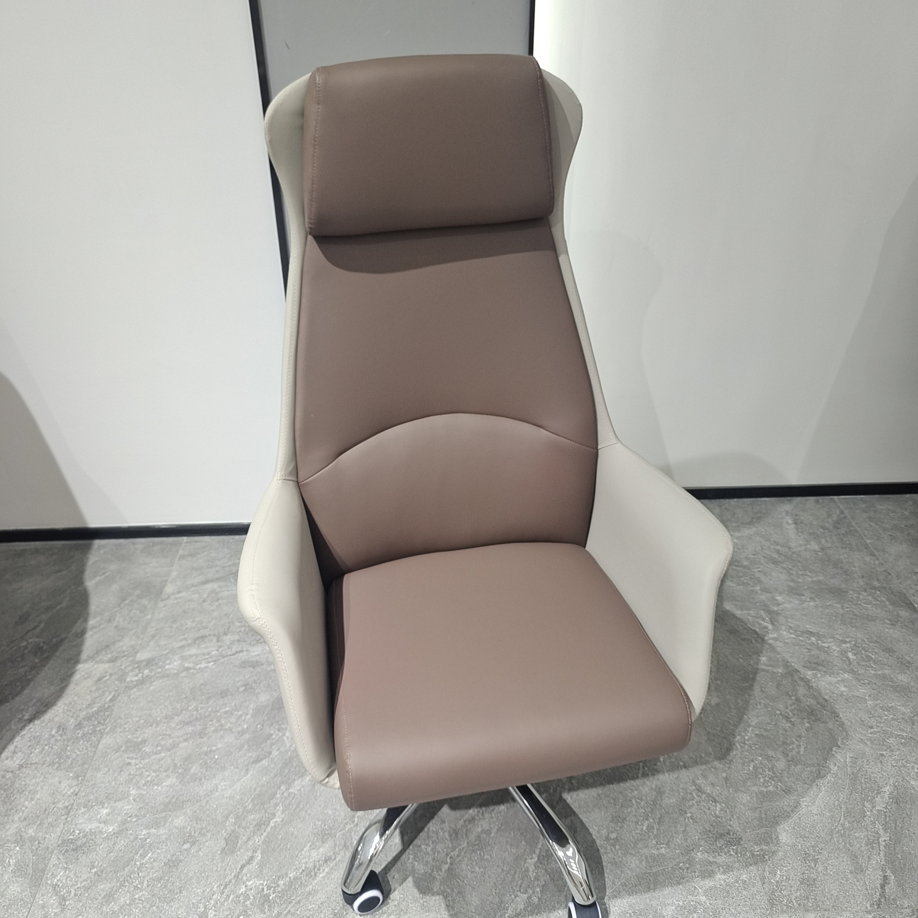 【展厅实拍】#998A拼色美人鱼老板座椅主管经理电脑椅皮质办公椅