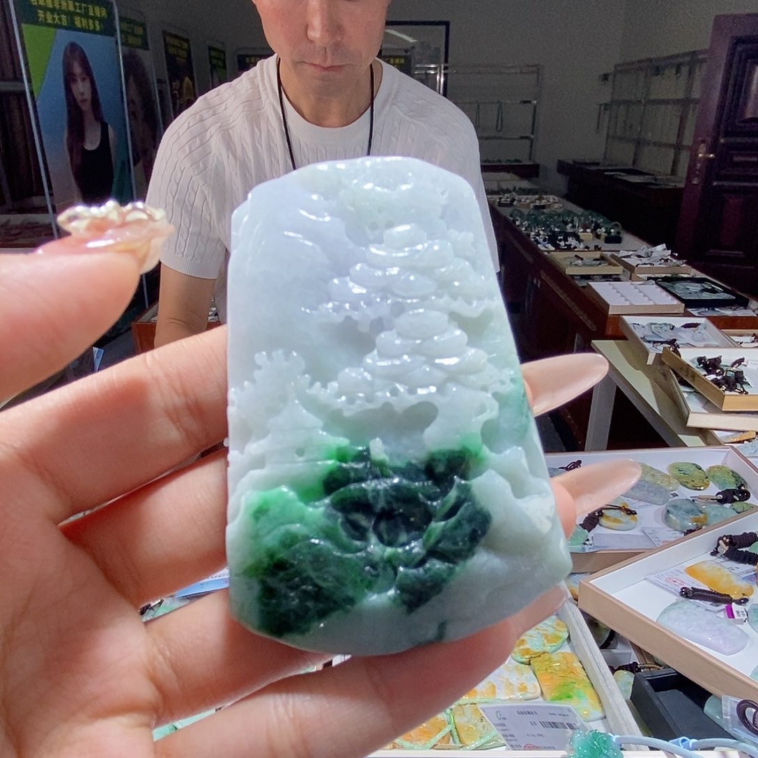 翡翠未镶嵌颈饰翡翠