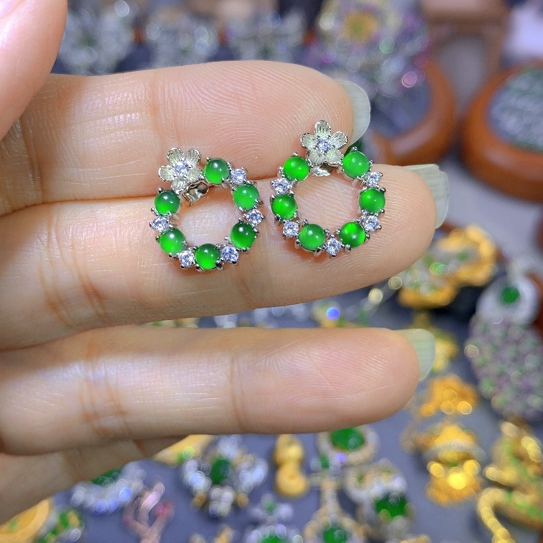 翡翠颈饰银S925镶嵌天然翡翠