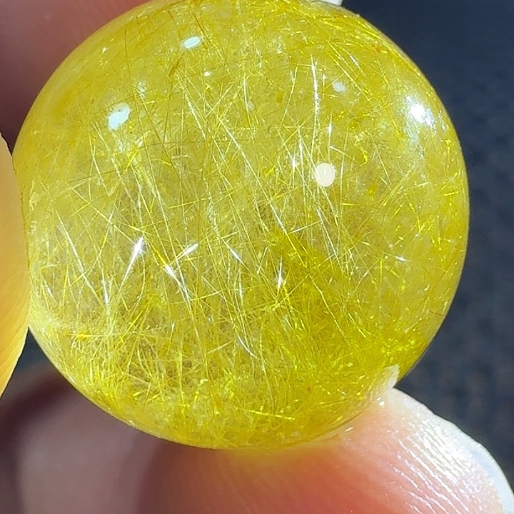 未镶嵌颈饰水晶是**吖