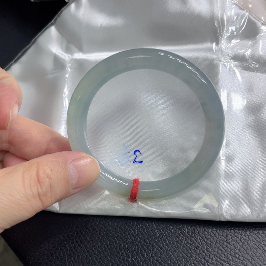 翡翠手镯未镶嵌50圈口