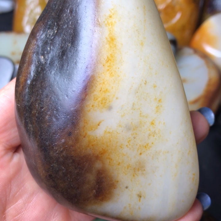 老***肖和田玉未镶嵌珠宝奇石