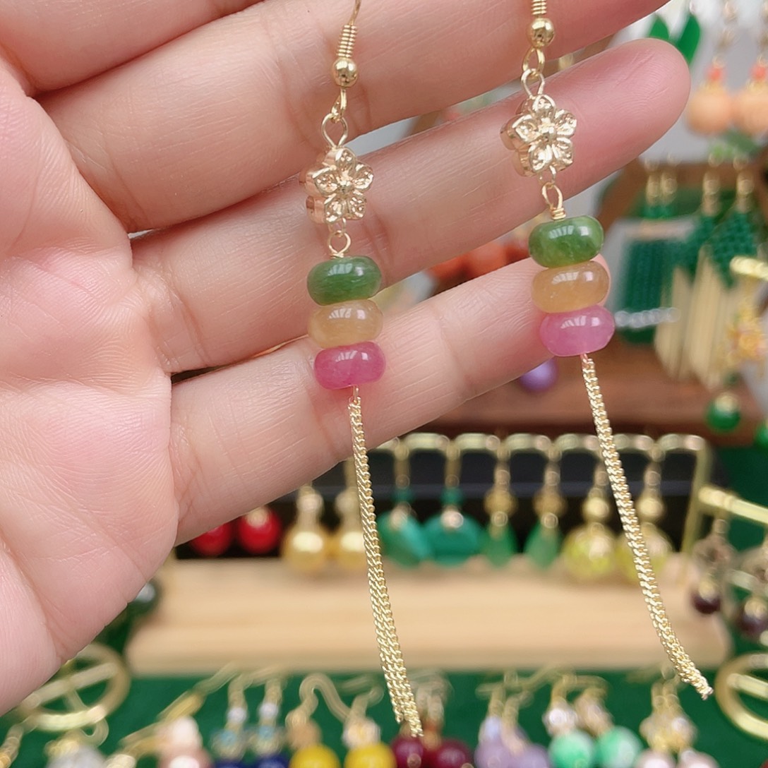 石英质玉合金耳饰