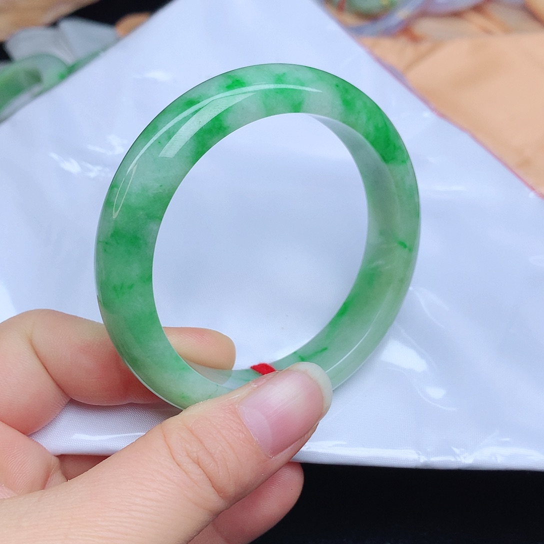 翡翠手镯未镶嵌8016xcvvb