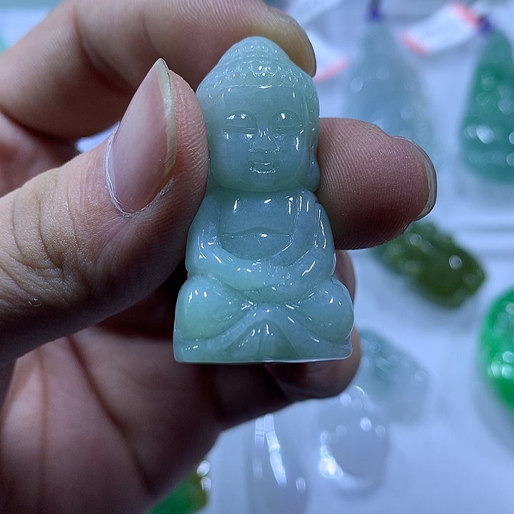 翡翠未镶嵌颈饰天然翡翠A货吊坠