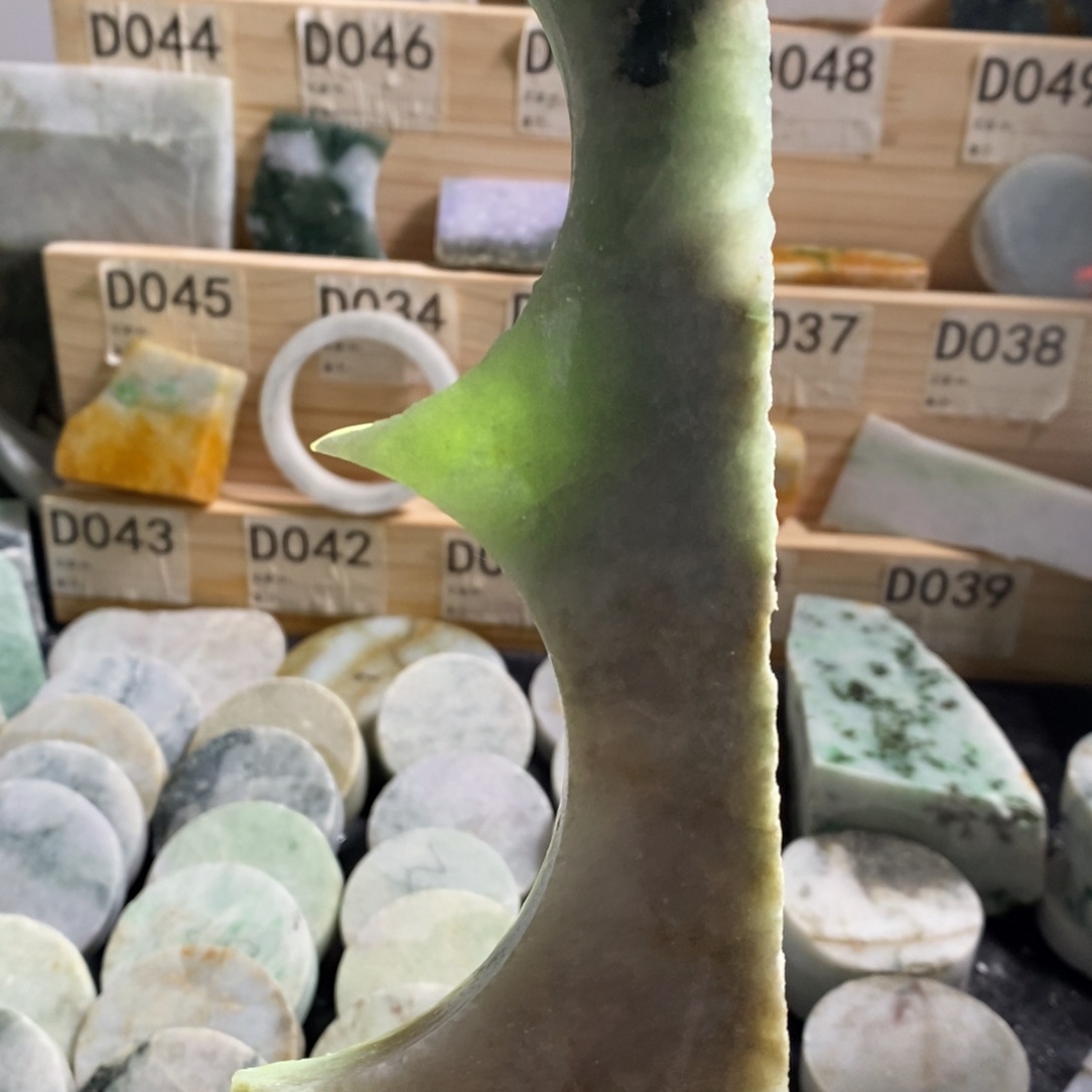 颈饰未镶嵌翡翠天然翡翠