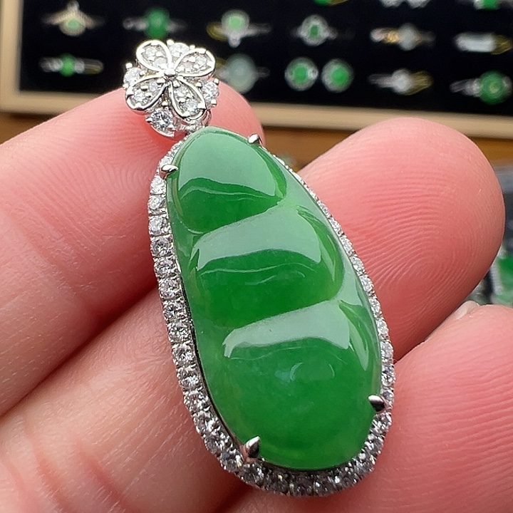 翡翠18K金镶嵌颈饰豆子21.8