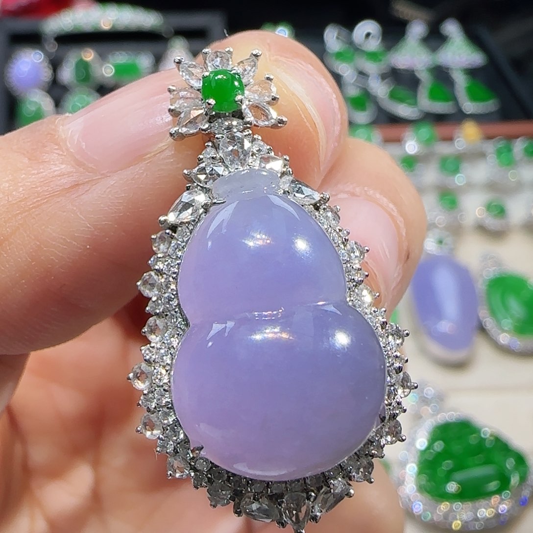 翡翠吊坠(不含链)18K金镶嵌