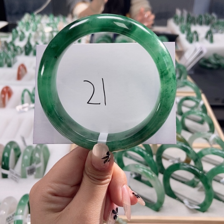 石英质玉手镯未镶嵌