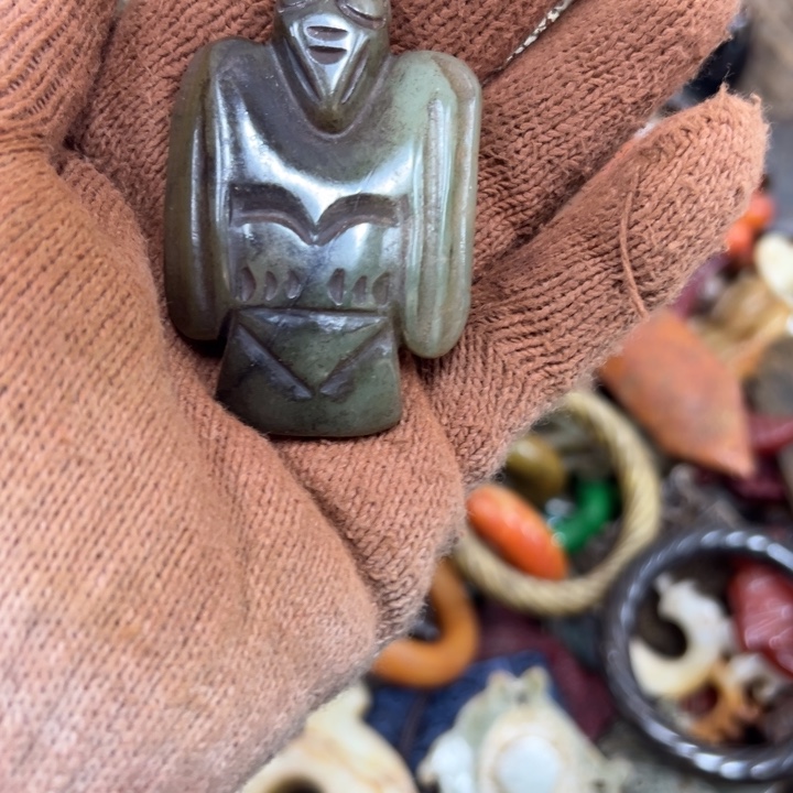 和田玉（青白玉）未镶嵌挂件