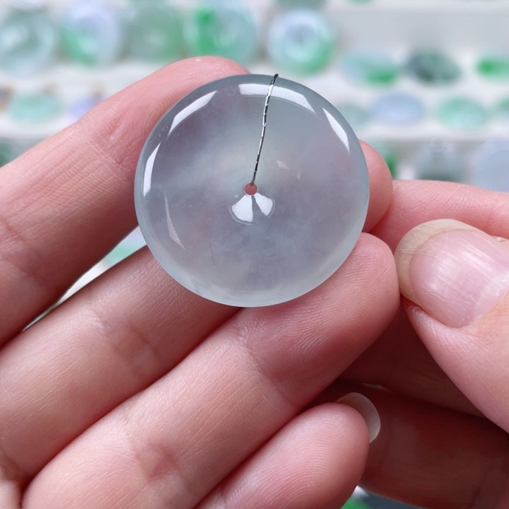 颈饰未镶嵌翡翠平安扣