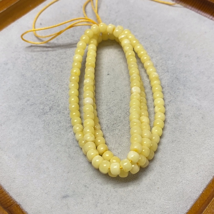 未镶嵌蜜蜡裸石串