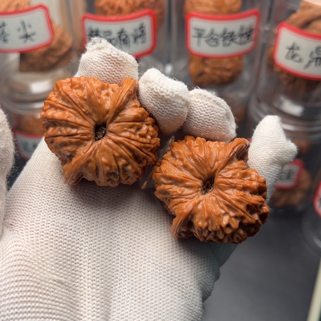 唇***味文玩核桃把件41平谷血麒麟