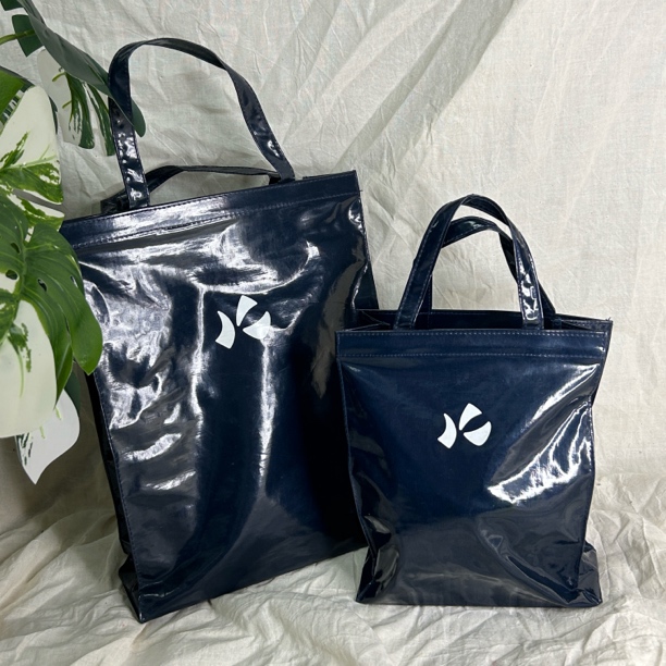 中古包no退no换｜藏蓝色亮面手提套包