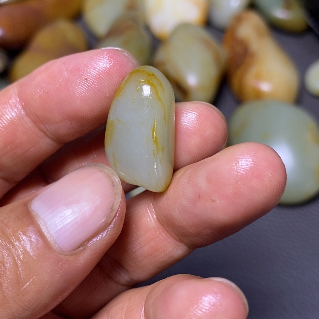 未镶嵌和田玉（糖玉）挂件