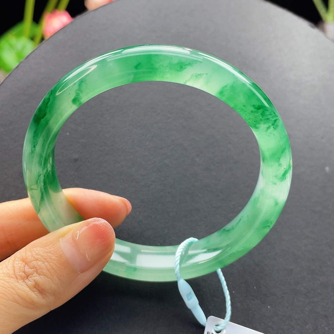 石英质玉手镯未镶嵌58佳