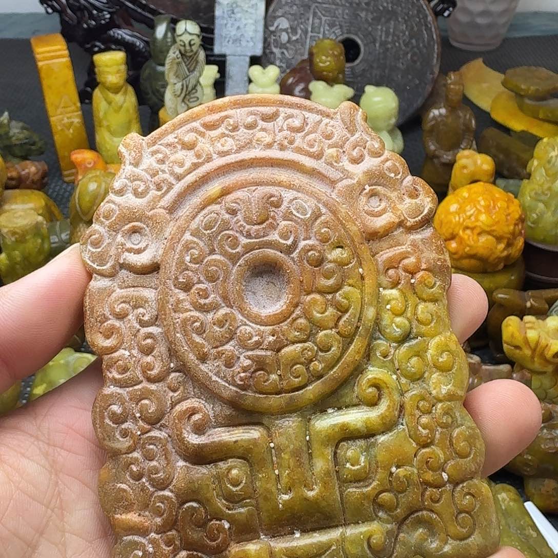 白玉菩提吊坠。。。