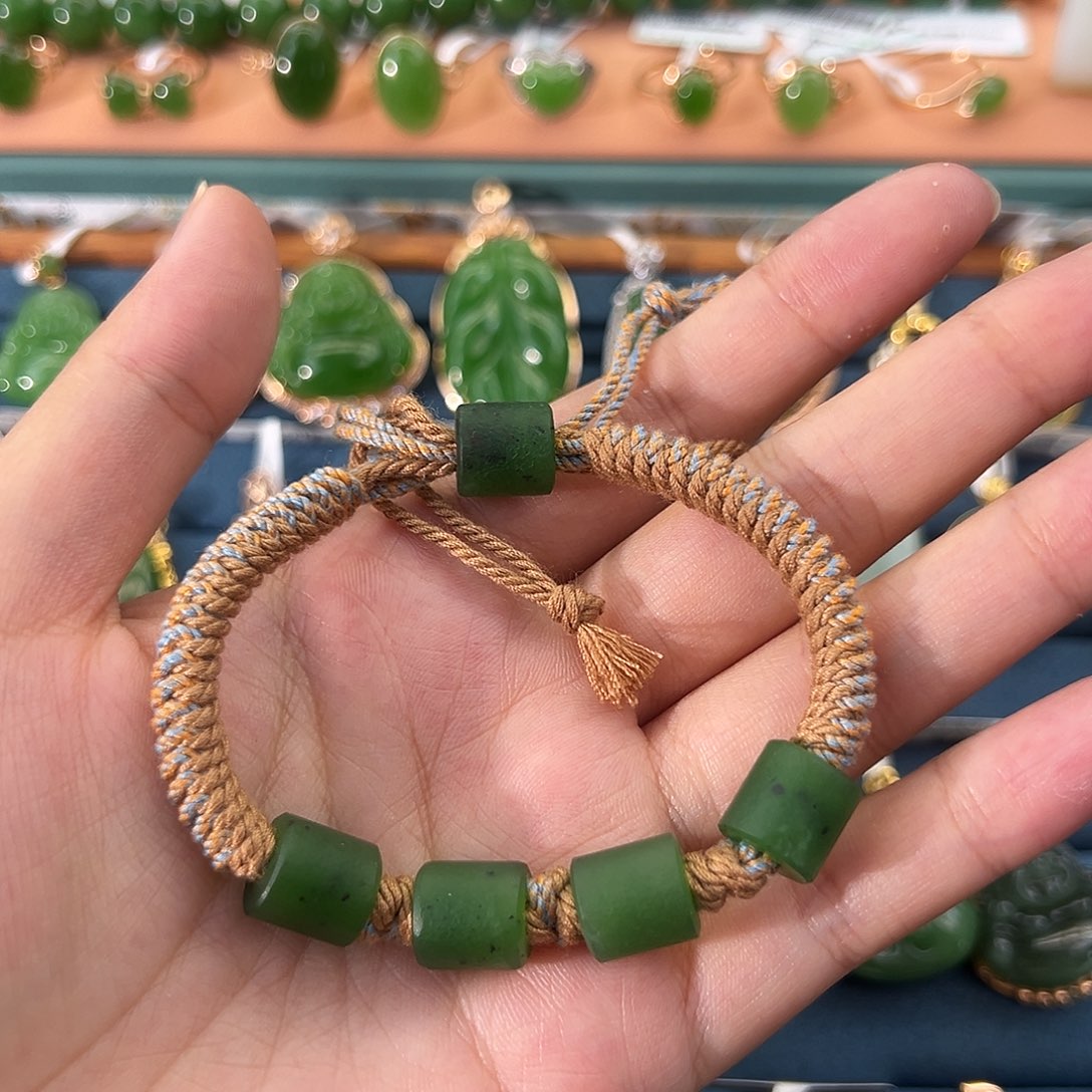 和田玉（碧玉）未镶嵌手链