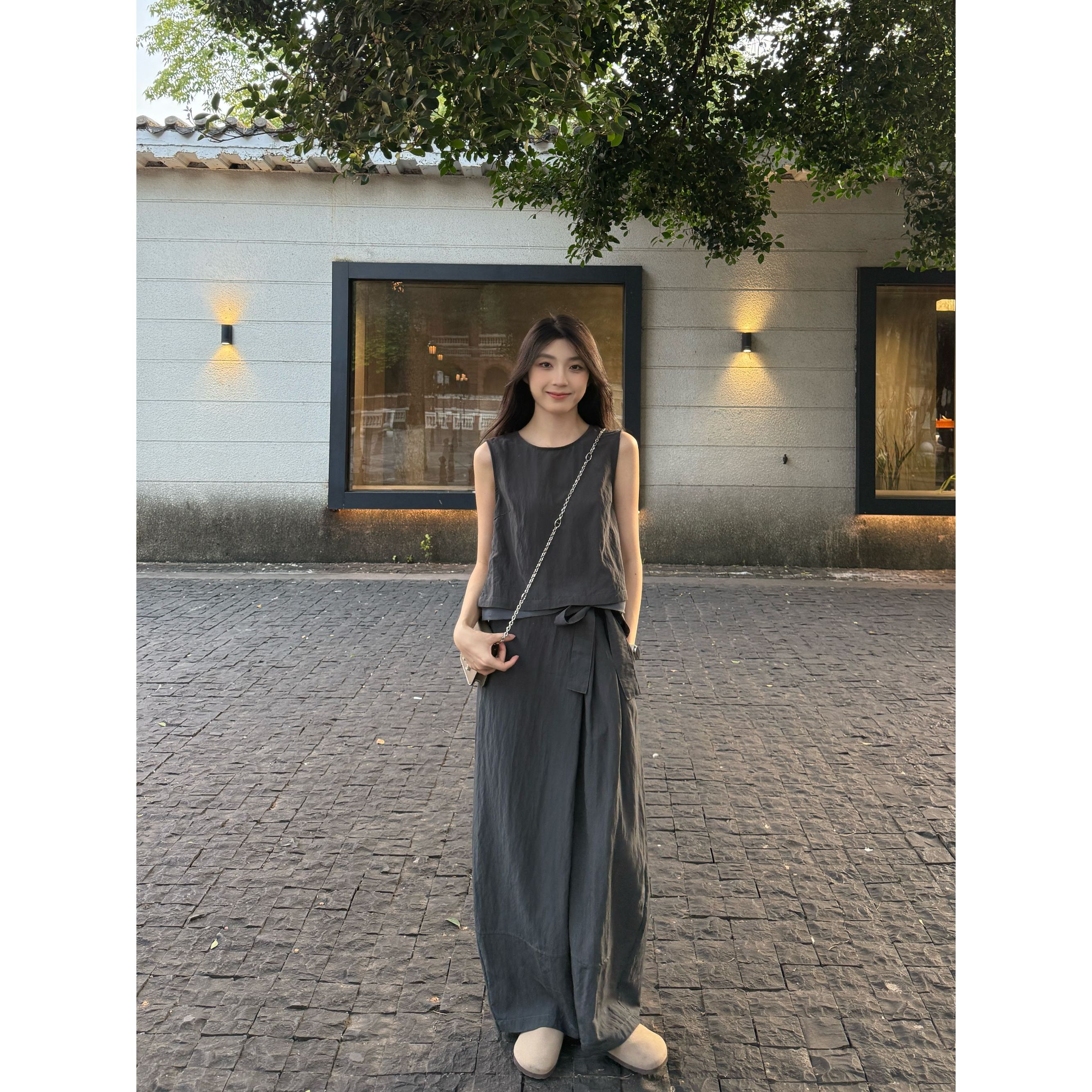 夏款松弛感休闲时尚短款无袖上衣休闲裤一整套复古深灰马甲套装女