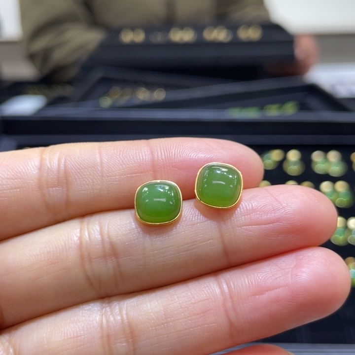 紫***君和田玉银S925镶嵌耳饰