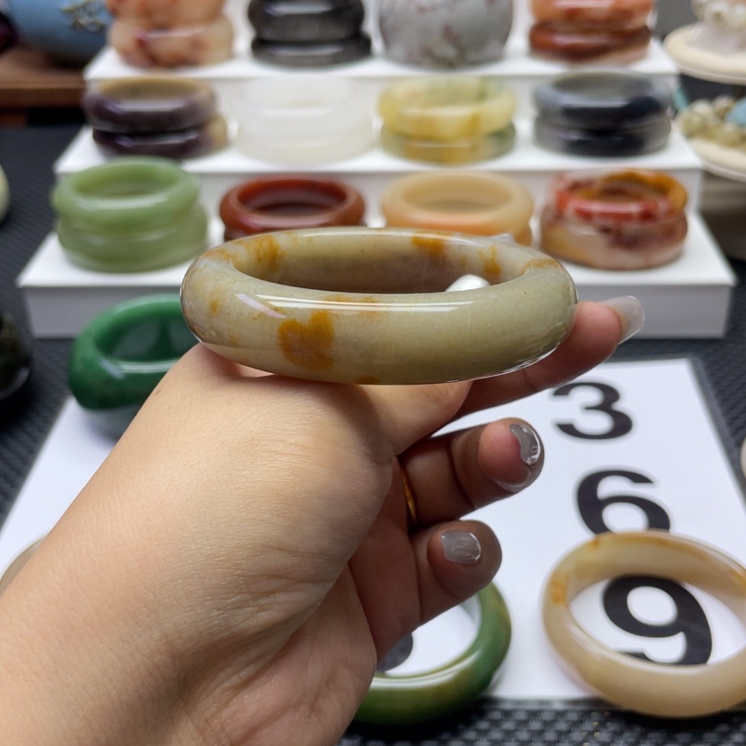 石英质玉手镯未镶嵌玲*