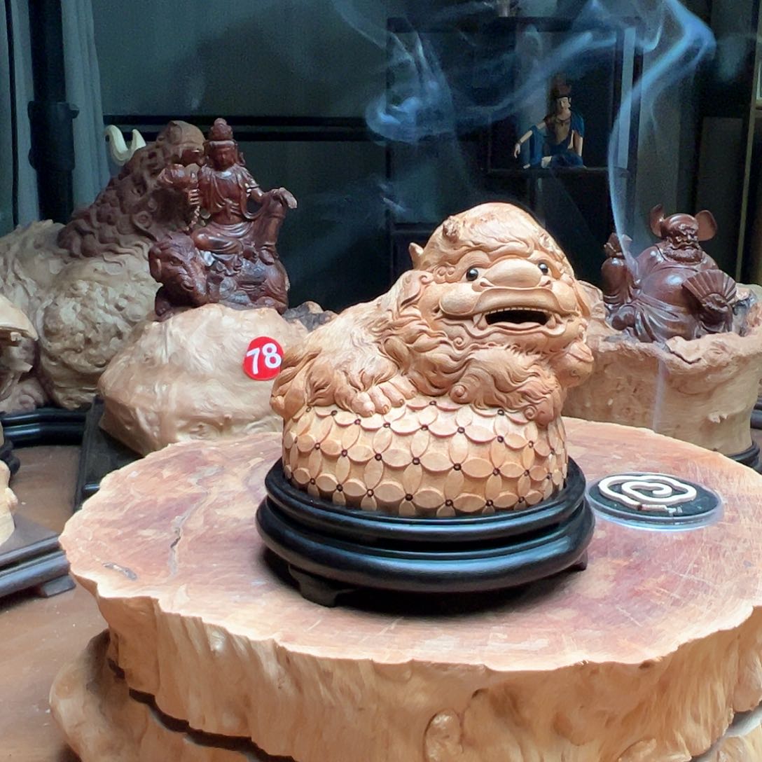 荔枝木X**0纯手工雕刻荔枝木狮子香炉