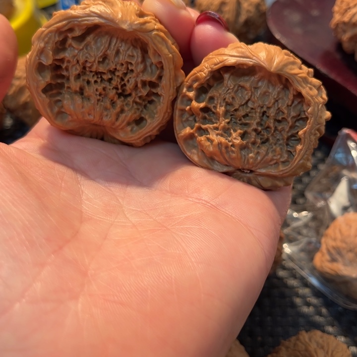 文玩核桃把件聚宝盆