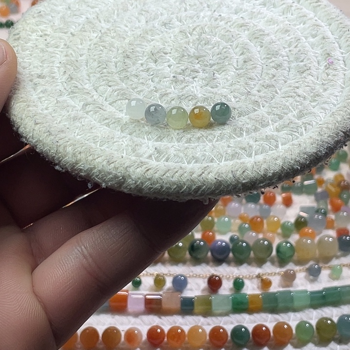 翡翠散珠未镶嵌定制翡翠卡5.7～6，一组