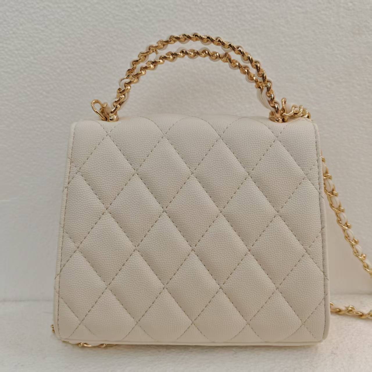 Laugh Queen手工打造女士包手拎斜跨酱金缠绕手柄方白色16.5cm