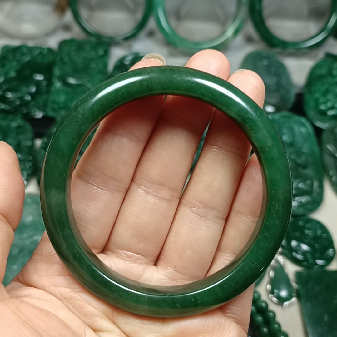 独山玉未镶嵌手镯57