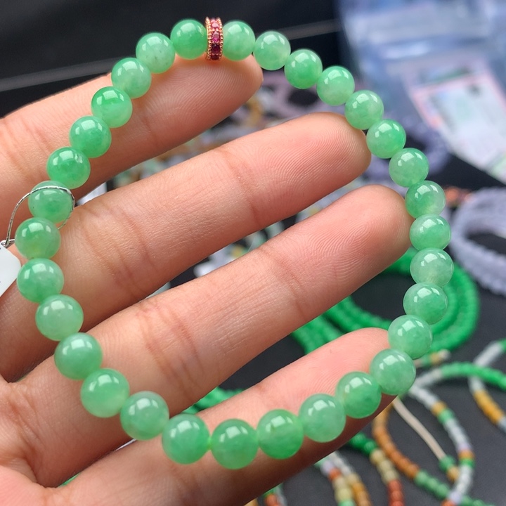 翡翠手镯未镶嵌卡