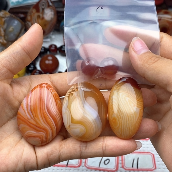 ****千未镶嵌颈饰玛瑙/玉髓