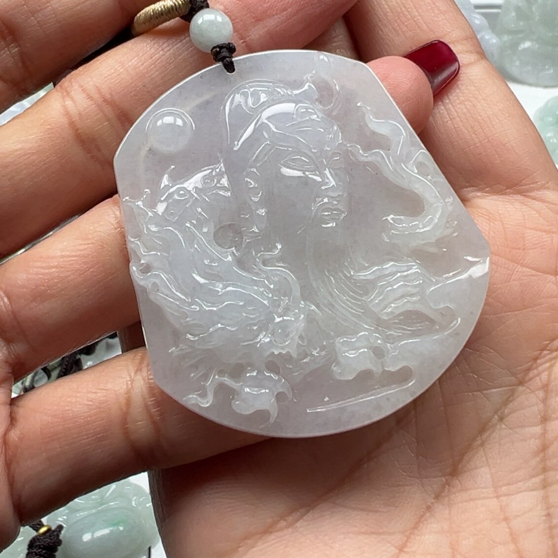 翡翠颈饰未镶嵌御龙关公