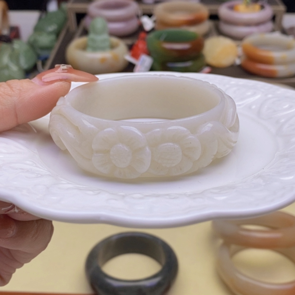 【闪购商品】石英质玉手镯未镶嵌