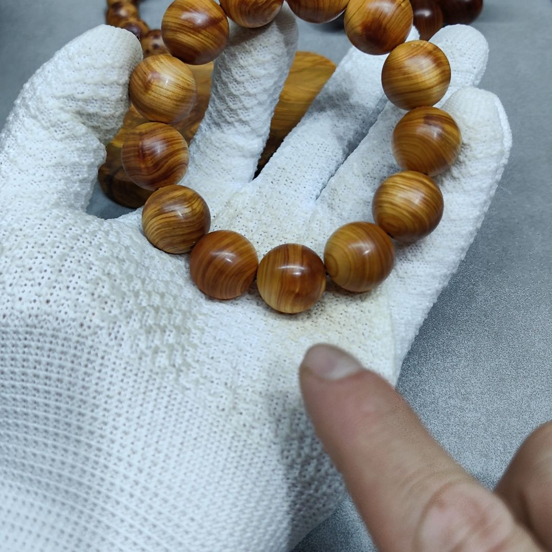 1.8太行崖柏手工艺品