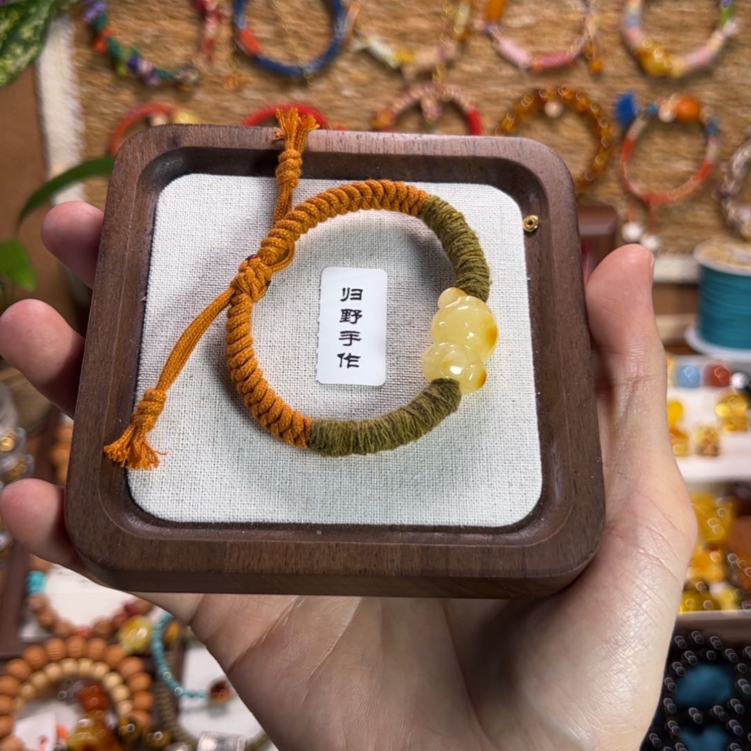 石膏制品青黄小熊