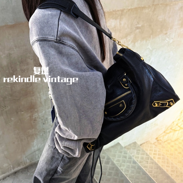95新 Balenciaga/巴黎世家 复燃精选/黑金中号机车单肩包 无镜子