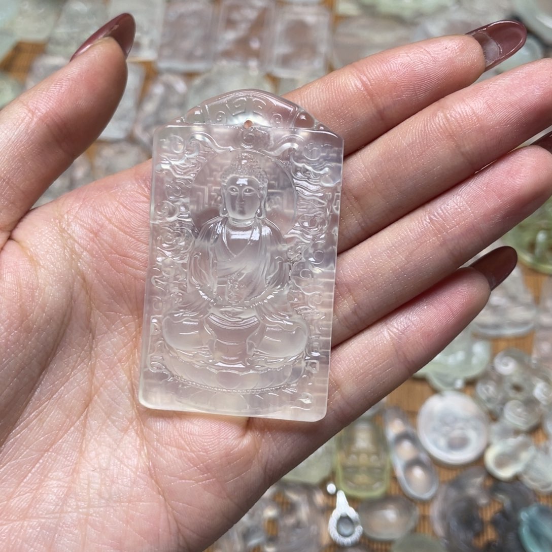 未镶嵌蛇纹石玉颈饰籩*山