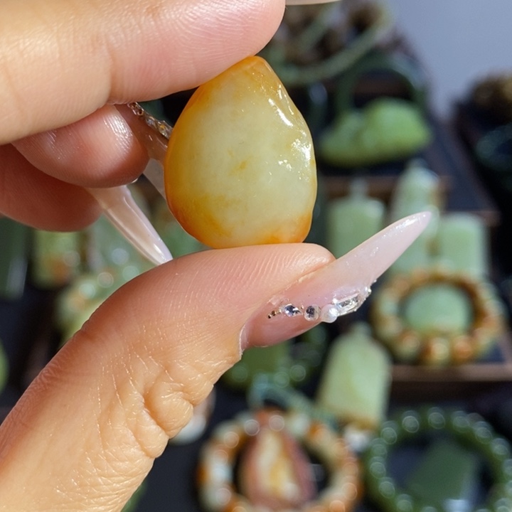 和田玉未镶嵌吊坠(不含链)
