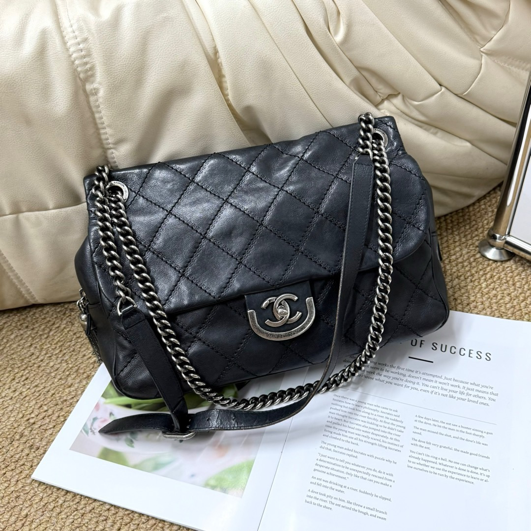 95新 Chanel/香奈儿 黑银 牛皮 爱丁堡流苏机场包 /609028121